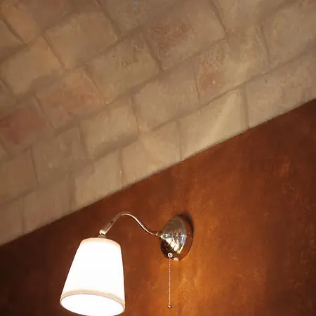 Oda ve Kahvaltı Pozzorosso 3*